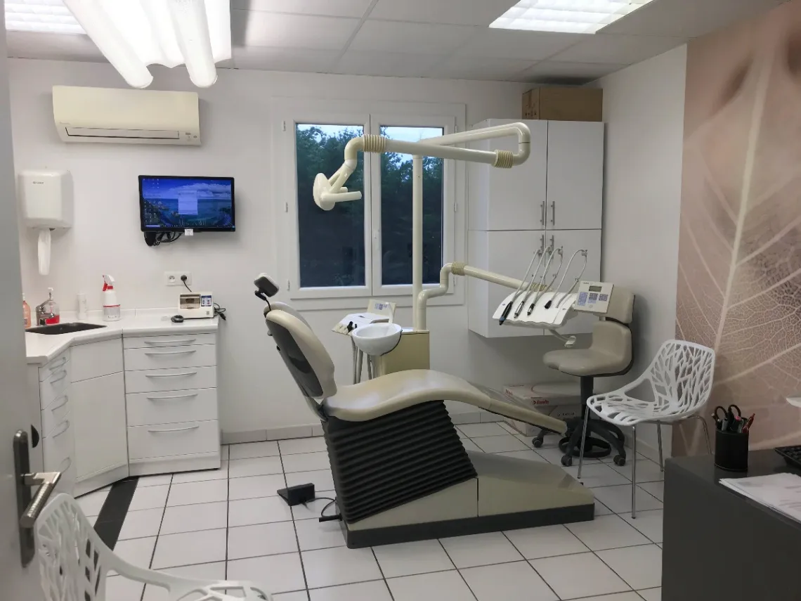 Chirurgien dentiste : photo 2 sur 3