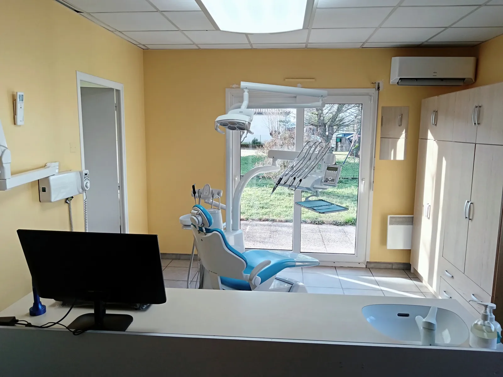 Chirurgien dentiste : photo 2 sur 2