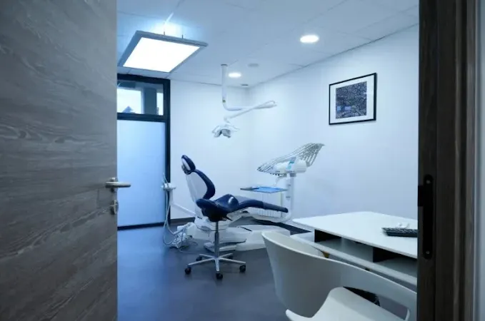 Chirurgien dentiste : photo 2 sur 7