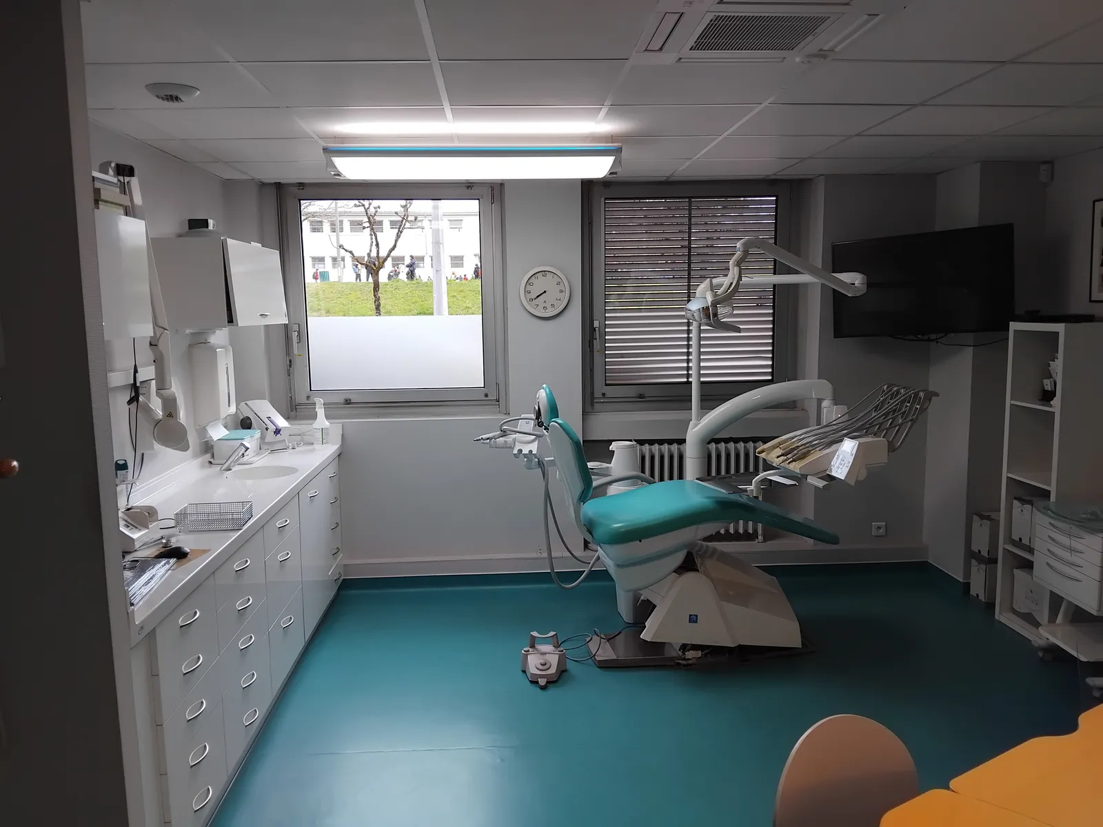Chirurgien dentiste : photo 2 sur 3