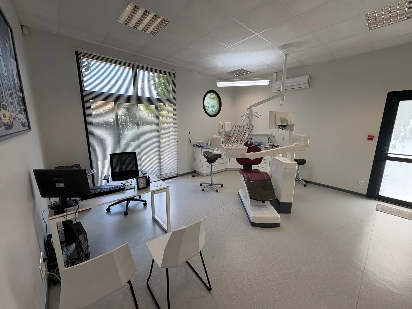 Chirurgien dentiste : photo 2 sur 3