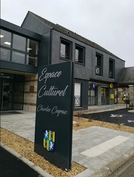 Photos de Saint-Pantaléon-de-Larche : photo 3 sur 3