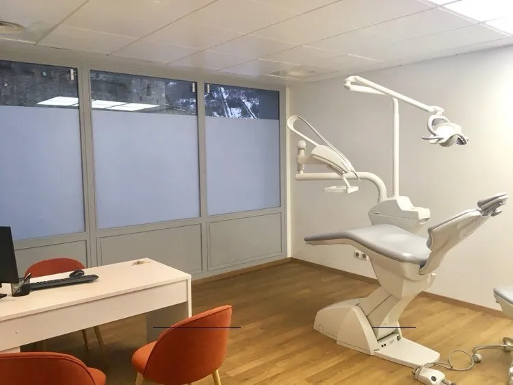 Chirurgien dentiste : photo 2 sur 3