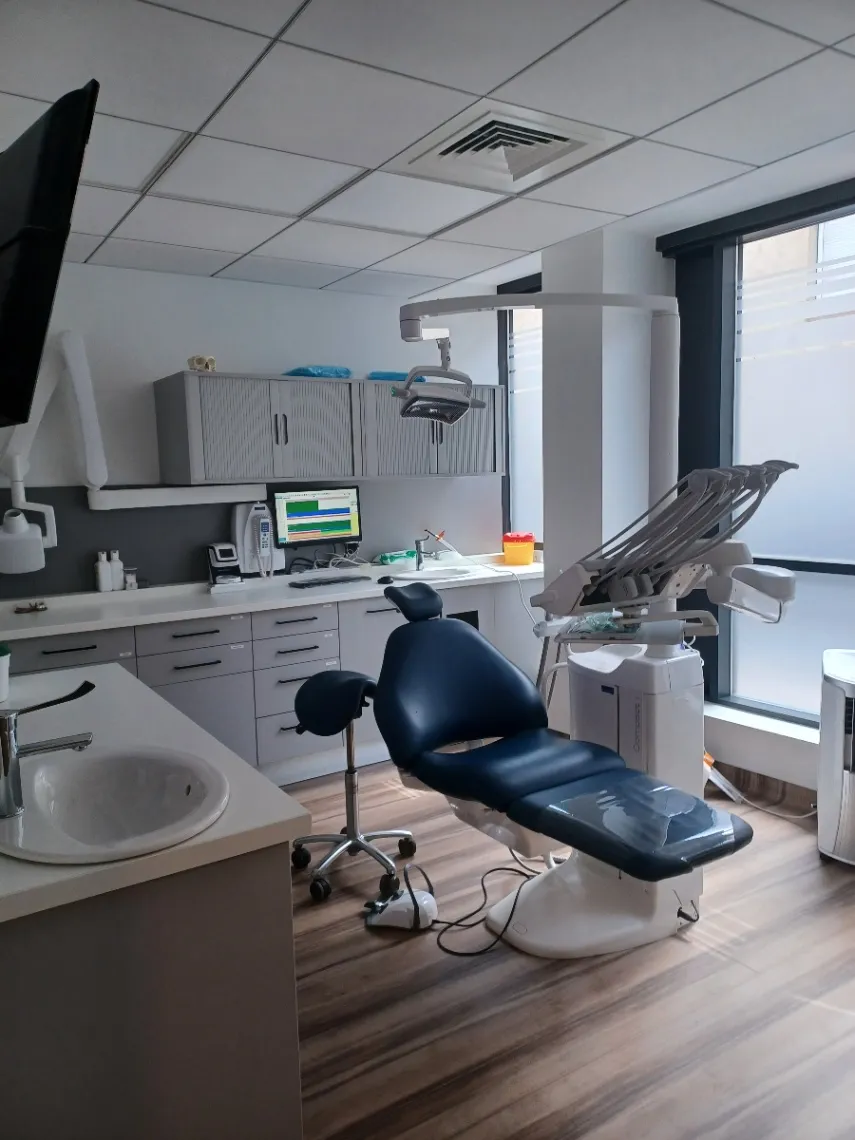 Chirurgien dentiste : photo 2 sur 8