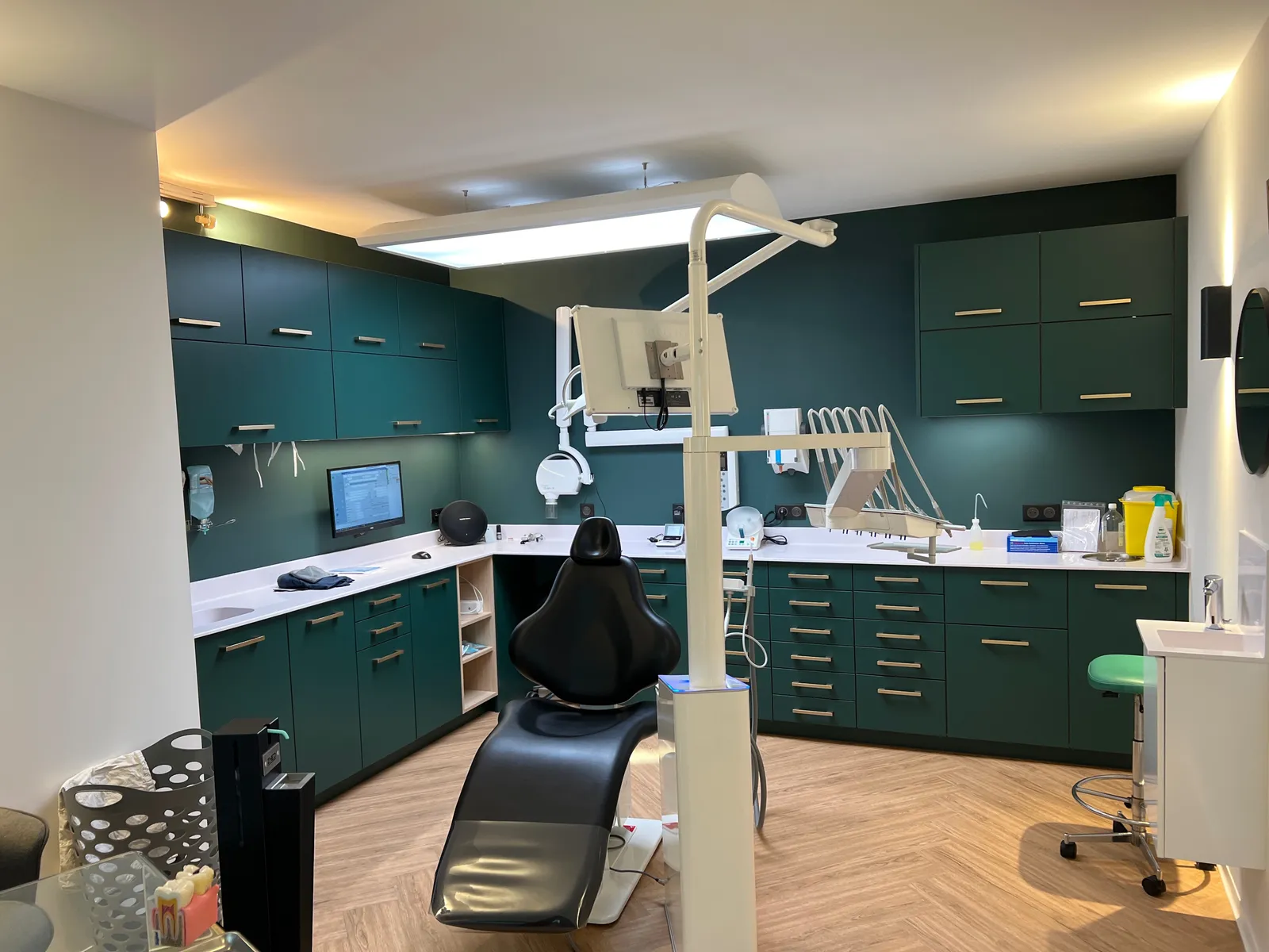 Chirurgien dentiste : photo 2 sur 3