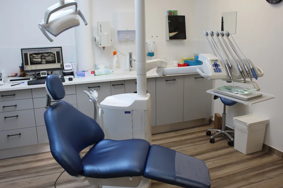 Chirurgien dentiste : photo 2 sur 7
