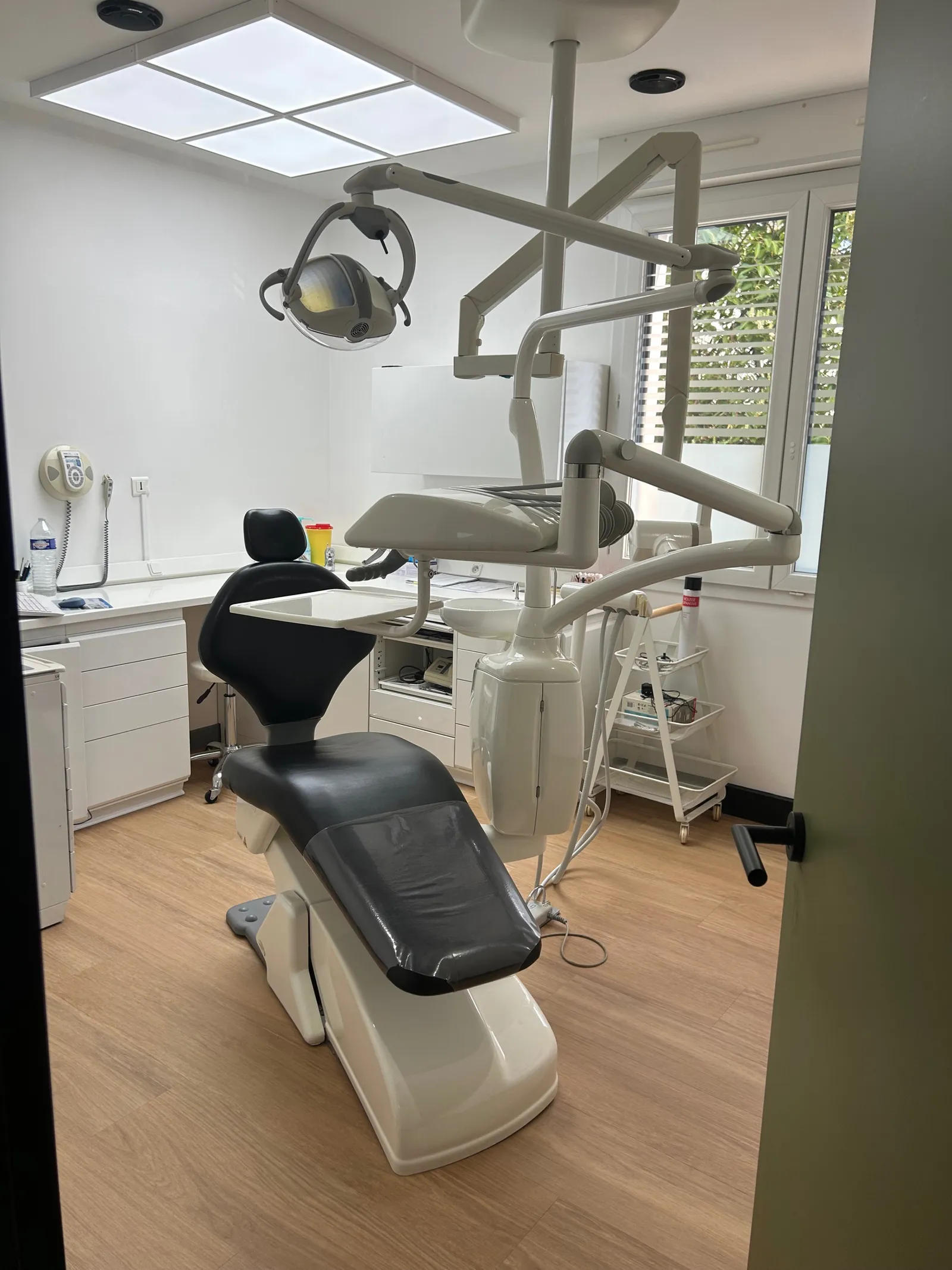 Chirurgien dentiste - Dentaire : photo 2 sur 6