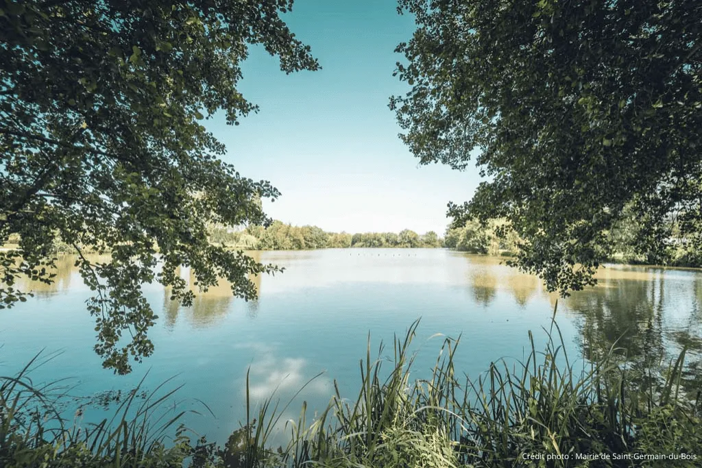 Photos de Saint-Germain-du-Bois : photo 2 sur 5