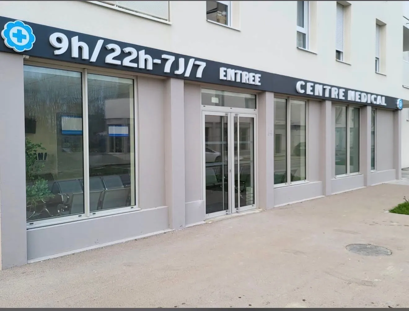 Médecin généraliste : photo 2 sur 4