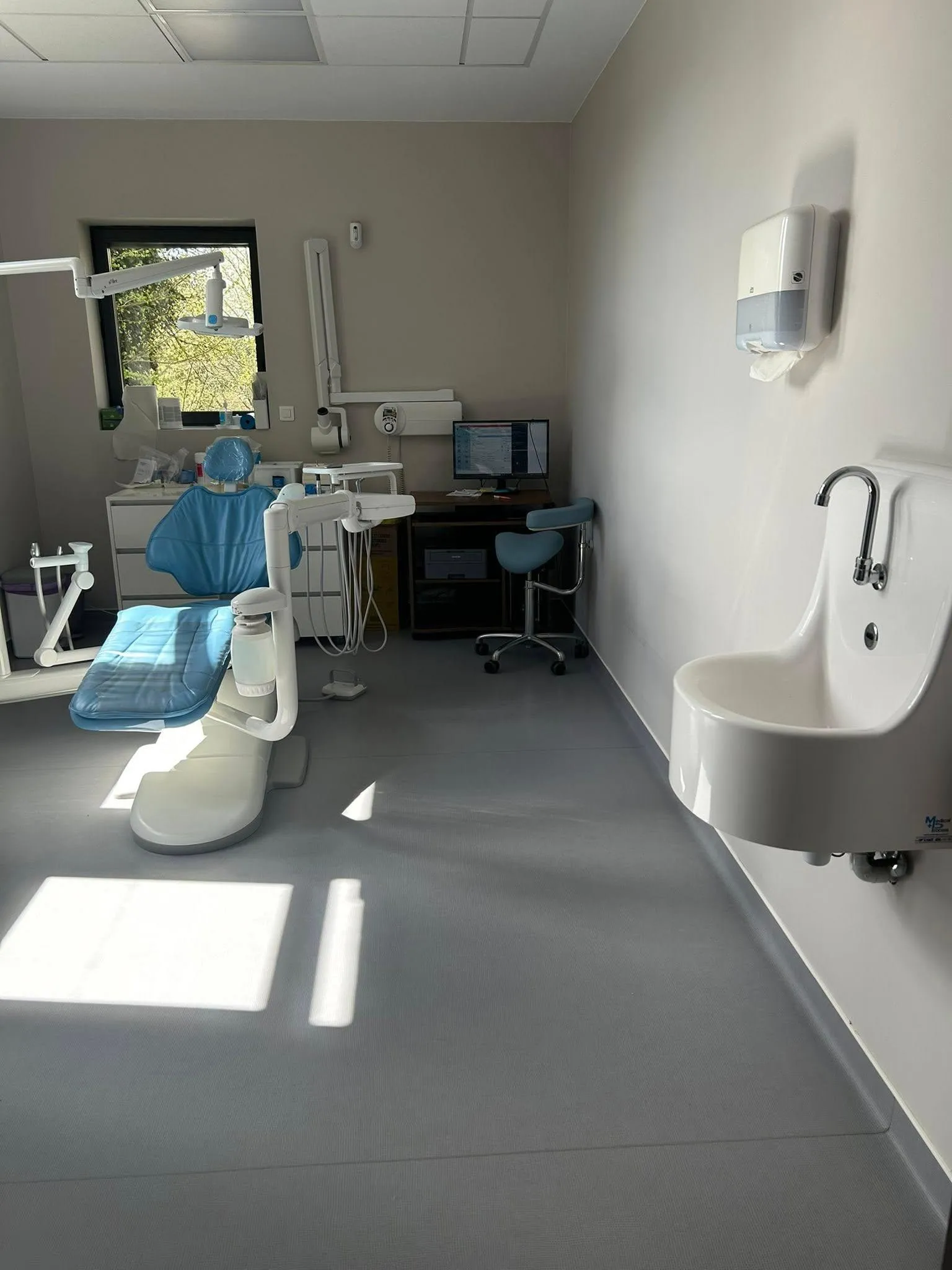 Chirurgien dentiste - Dentiste : photo 2 sur 7