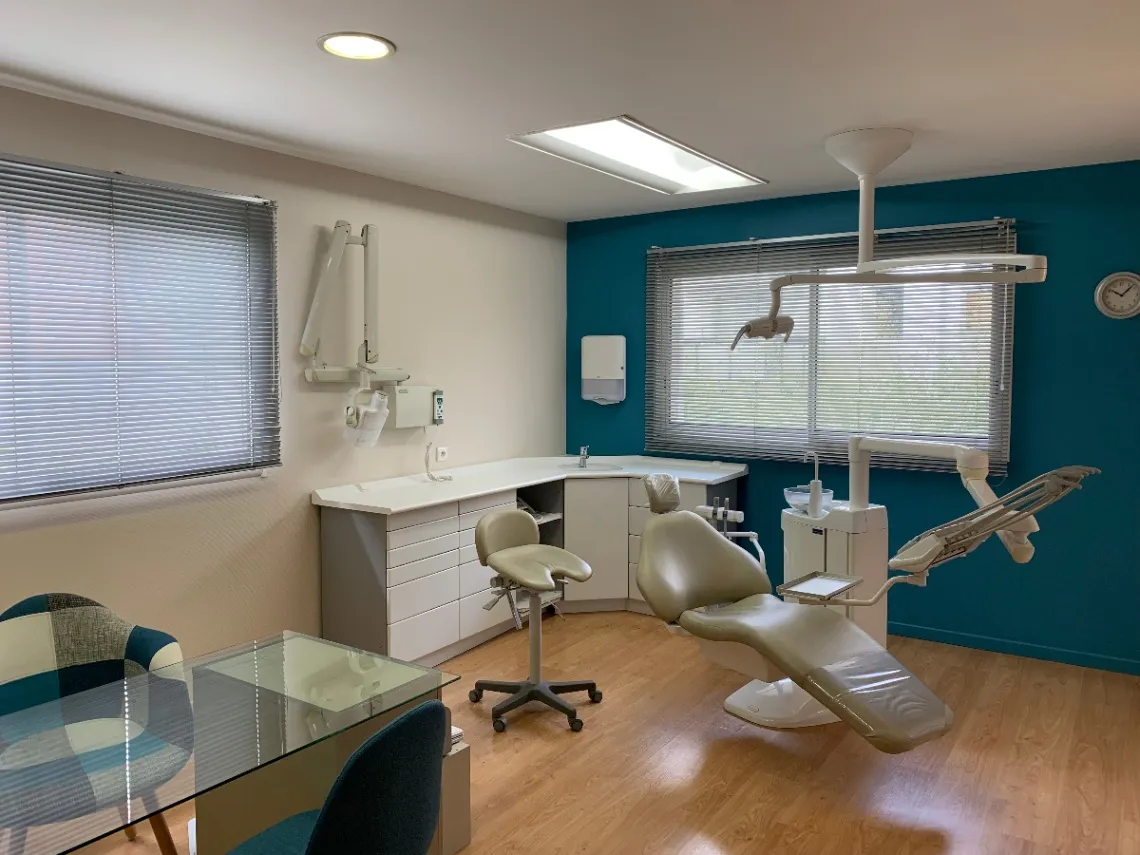 Chirurgien dentiste : photo 2 sur 3