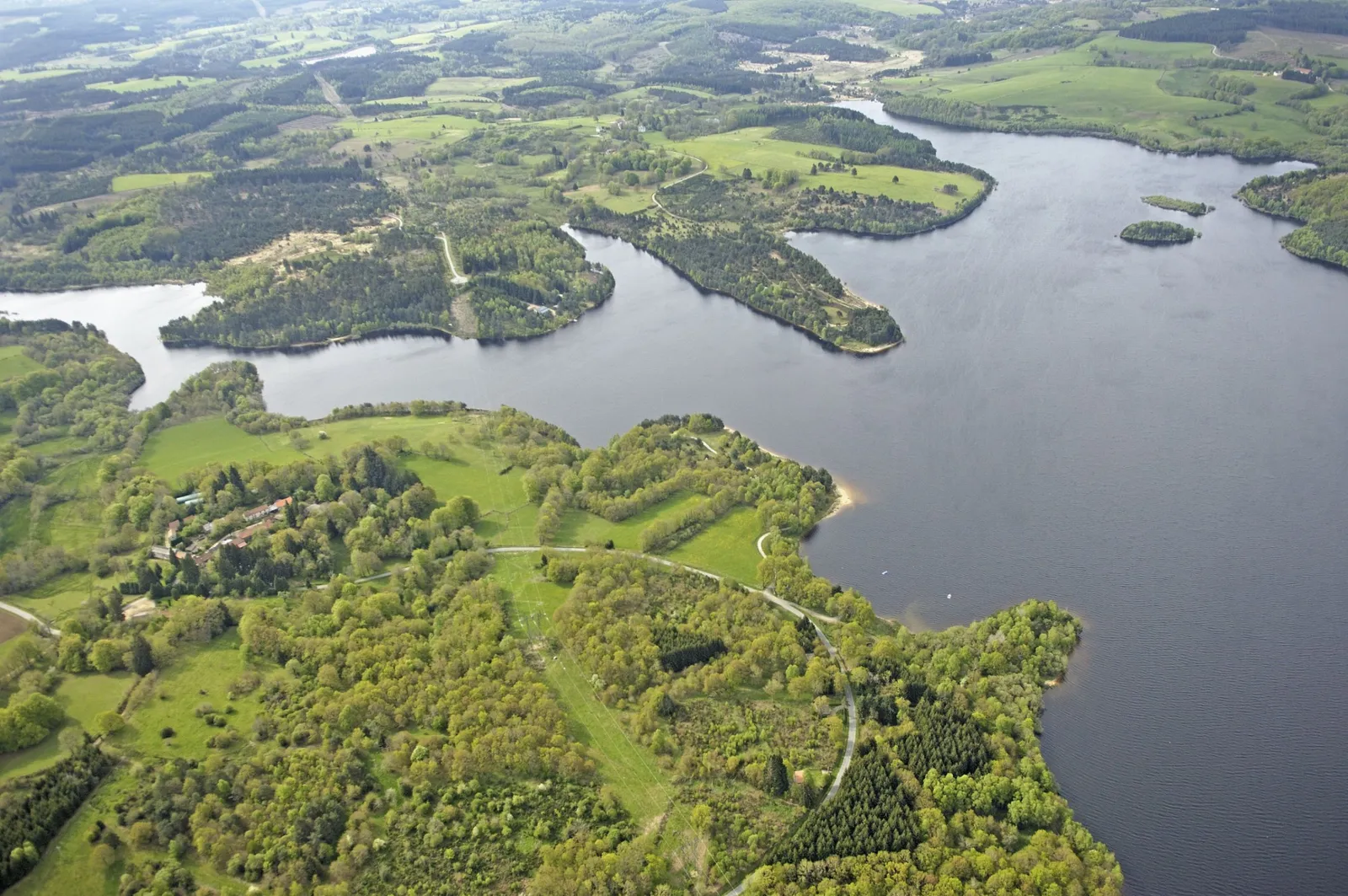 Photos de Faux-la-Montagne : photo 2 sur 2