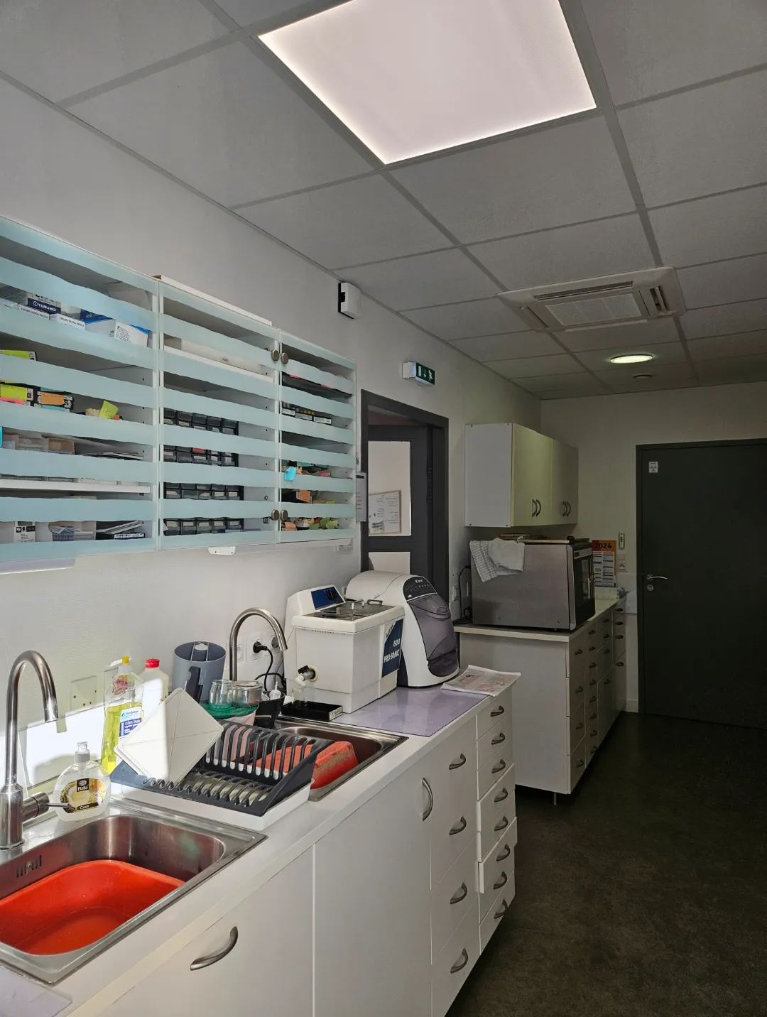 Chirurgien dentiste : photo 3 sur 4